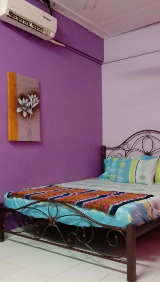 Bajet Homestay - Low Cost Houses Куантан Екстер'єр фото